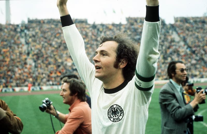 Hoài niệm về cuộc đời và sự nghiệp thi đấu của hoàng đế Franz Beckenbauer